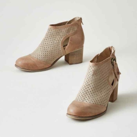 Casta Ankle boots perforated suede size 39 - Picture 1 of 8